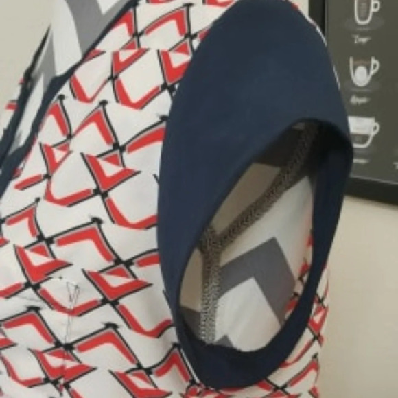 Collective Concepts Cap Sleeve Blouse - Picture 5 of 7